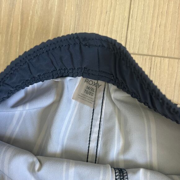 Roxy Girls' Same Time Board Shorts Navy Blue White Striped Girls 14 / XL - Picture 3 of 4